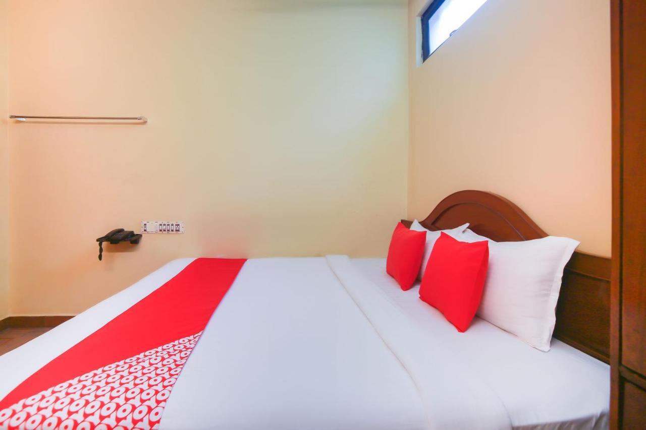 Oyo 23098 Ushama Heritage Guest House Puducherry Zewnętrze zdjęcie